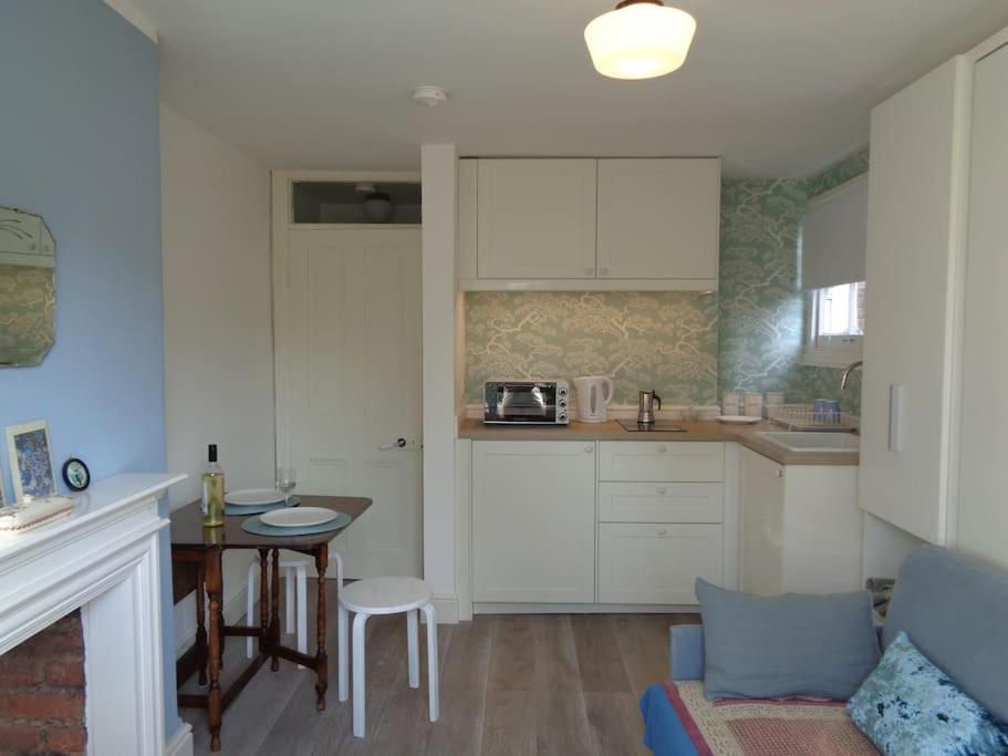 Charming English Style Studio Flat ロンドン エクステリア 写真